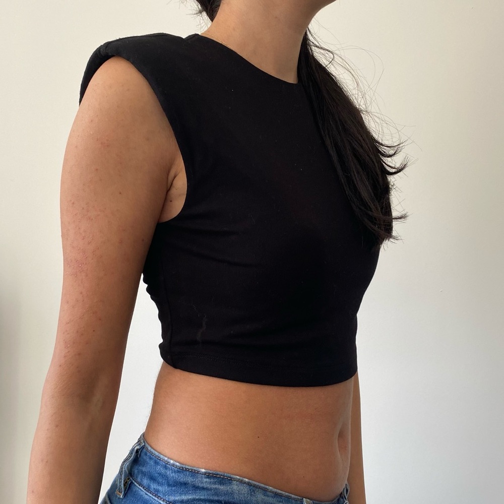 BLACK CROPPED MUSCLE TANK / SIZE S * - Picture 3 of 4